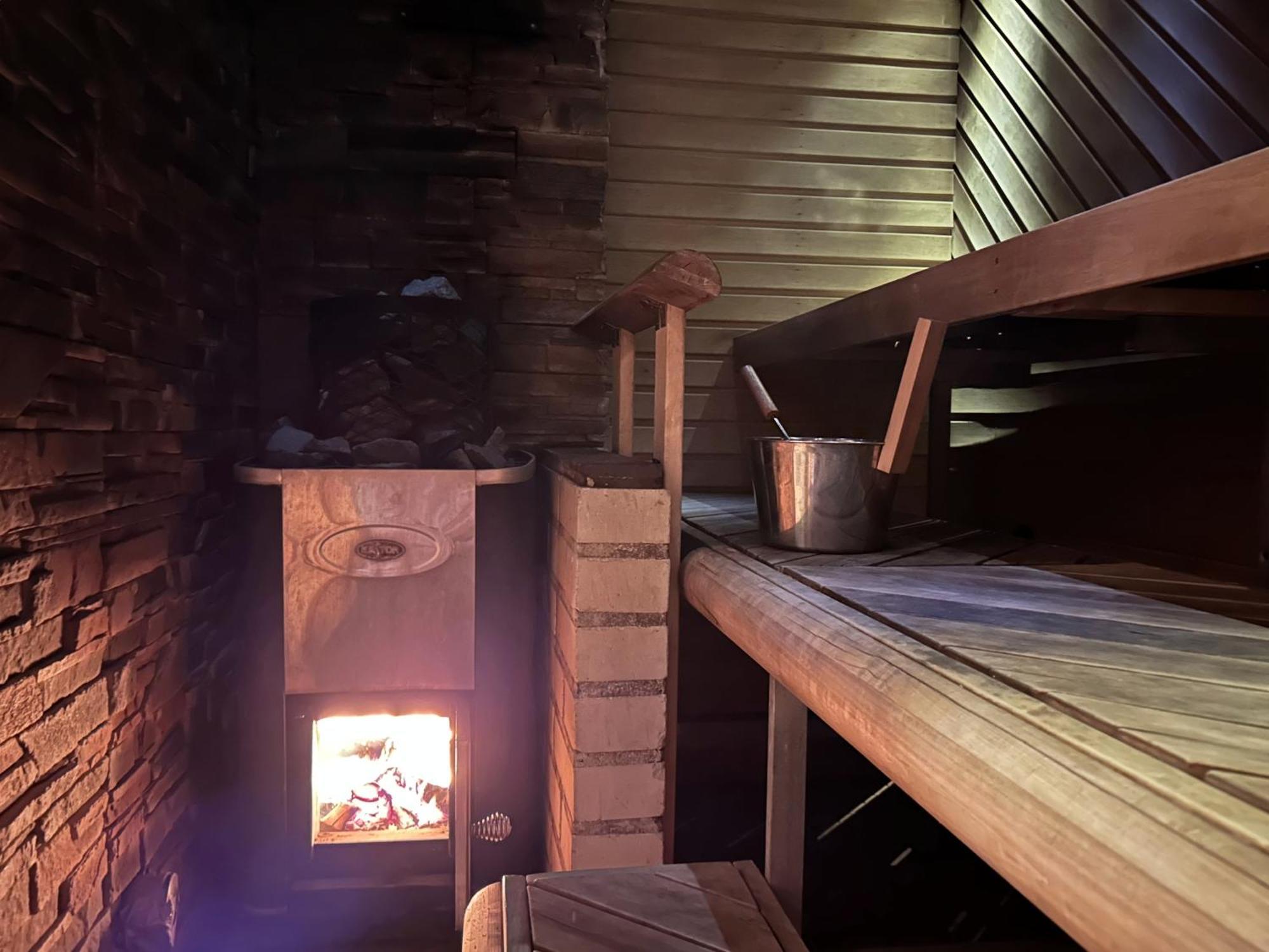 Peaceful Wood-Fired Sauna Stay 반타 외부 사진