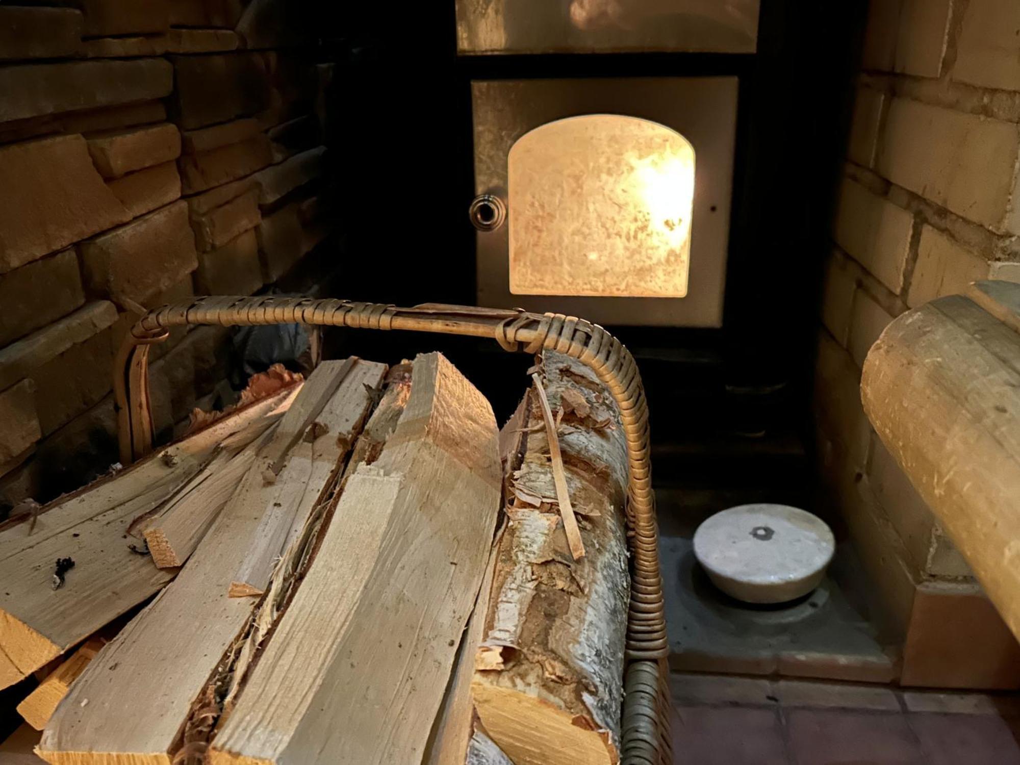 Peaceful Wood-Fired Sauna Stay 반타 외부 사진