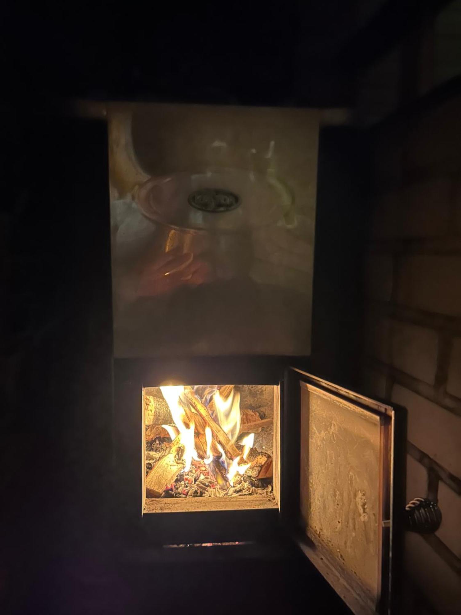 Peaceful Wood-Fired Sauna Stay 반타 외부 사진